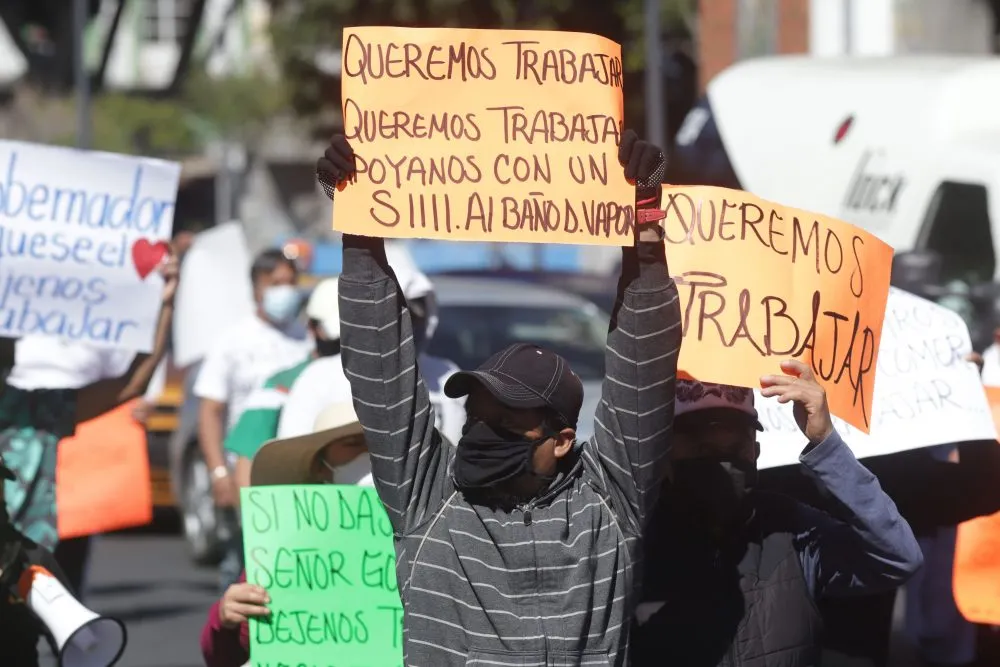 Nuevamente bañeros tomas las calles; piden la reapertura de sus negocios