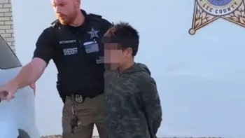 Detienen a niño de 10 años por amenazar con tiroteo masivo en Florida