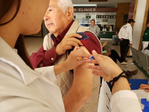 A finales de septiembre se aplicarán un millón de vacunas de influenza en Puebla: Salud 