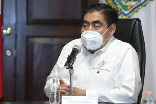 Gobernador de Puebla repudia agresiones contra periodistas en El Parián