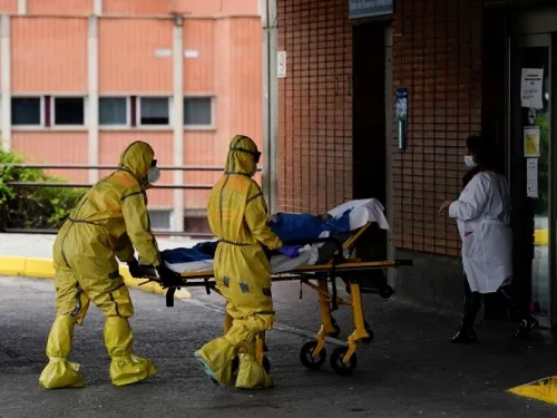 España reporta baja significativa en balance de muertes diarias