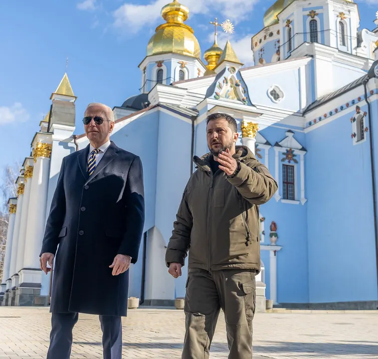 Joe Biden y Volodimir Zelenski,