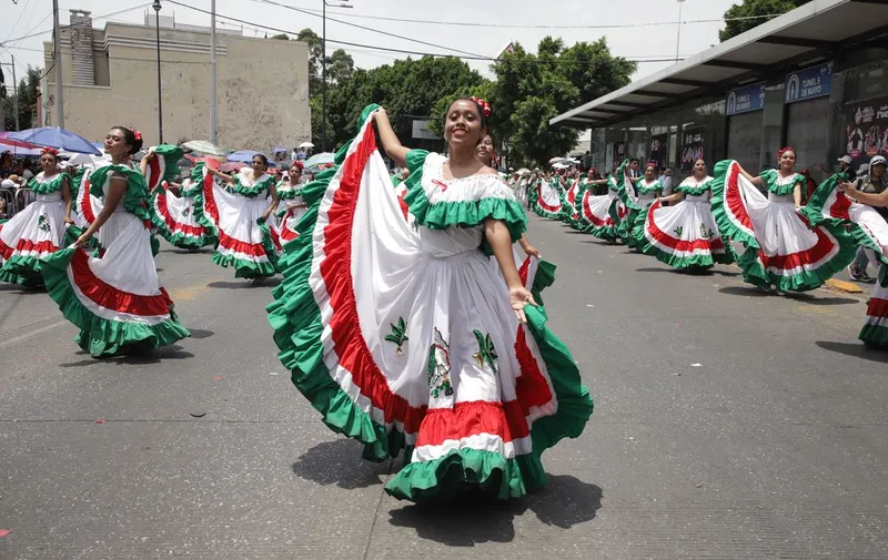 desfile-del-5-de-mayo-contingentes