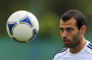 Lesión excluye a Mascherano de las canchas 15 días