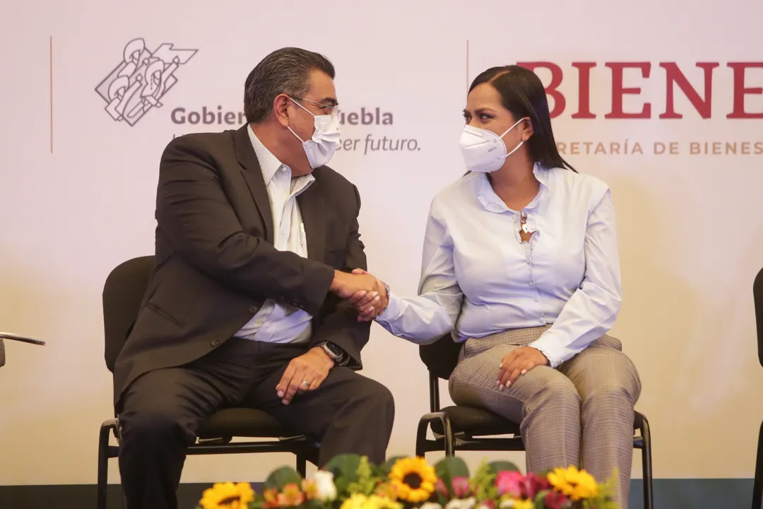 Sergio Salomón Céspedes y Ariadna Montiel Reyes