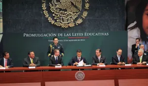 Promulga presidente Enrique Peña Nieto tres leyes de la reforma educativa