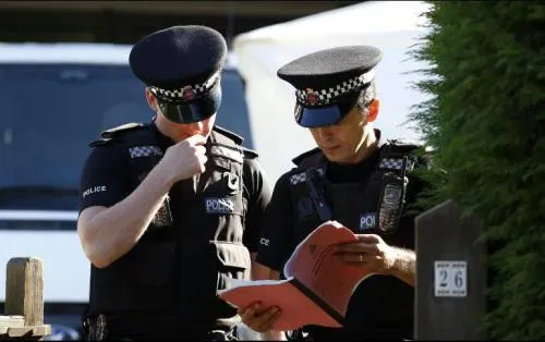 Detienen a cuatro presuntos terroristas en Inglaterra