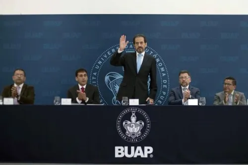 La educación, el arma más potente de un pueblo; la solución a todos los problemas: AEO