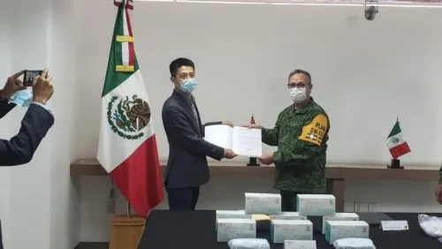 Huawei dona más de 100 mil cubrebocas a México