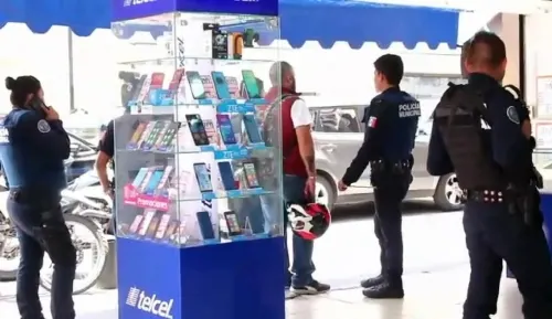 Empleada de Telcel sufre ataque de pánico al creer que la iban a asaltar