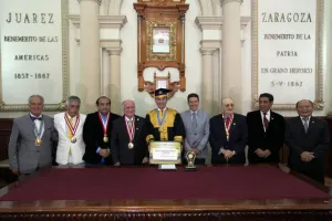 Alcalde Gali recibe Doctorado Honoris Causa