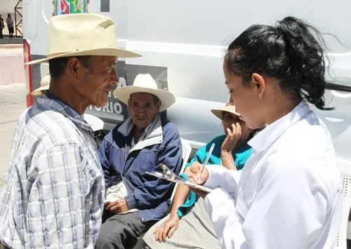 Unidades móviles de salud brindarán atención en la Sierra Norte y la Mixteca