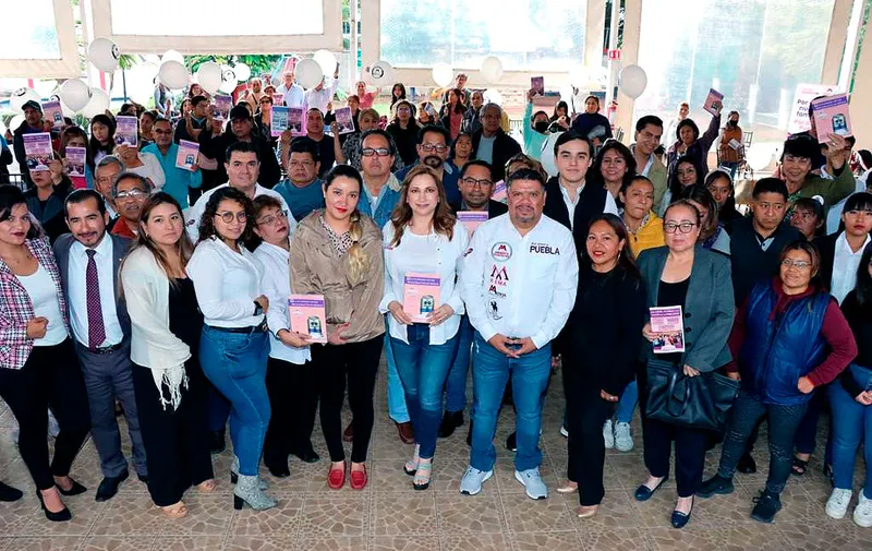 cecilia-arellano-entrega-pases-clinicos