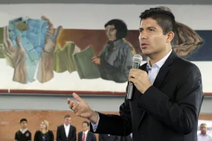 Rivera pide a fuerzas políticas discutir a fondo reforma hacendaria