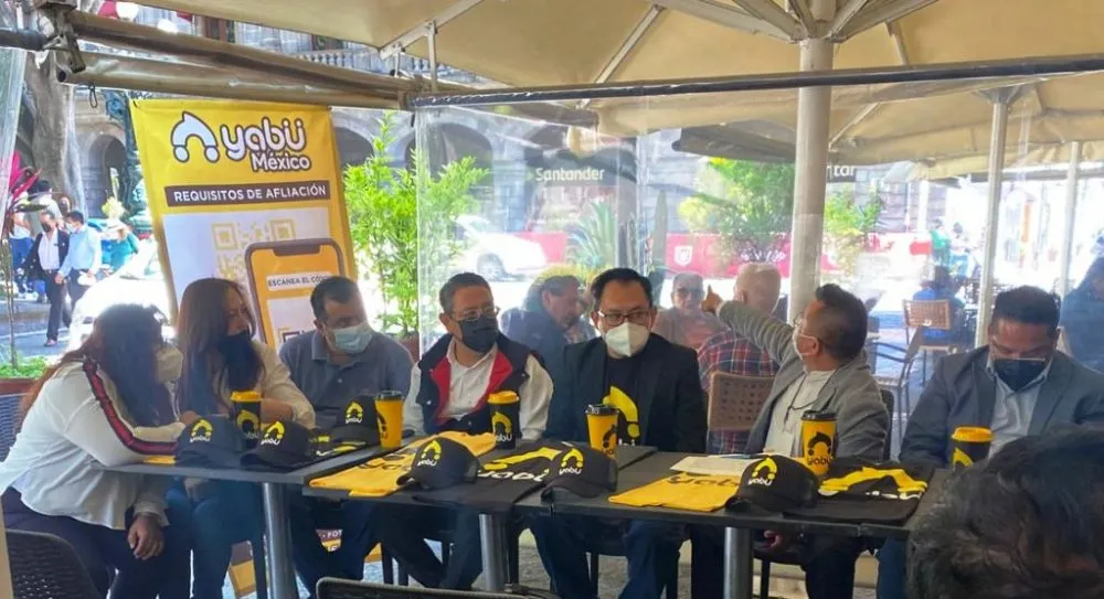 Presentan en Puebla nueva plataforma de taxis ejecutivos