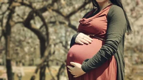 Emiten Aviso Epidemiológico sobre mujeres embarazadas ante COVID-19