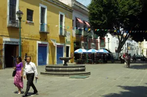 Proponen cafeterías móviles para rescatar 17 parques