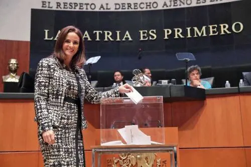 Crónica de lo que Nadie vio en los Congresos de los Diputados y los Senadores