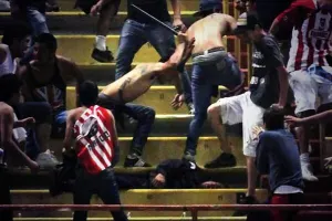 Califican como “de las mayores tragedias” violencia en clásico tapatío