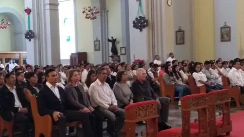 Maestros por México celebra misa en memoria de RMV y MEA;  reconoce su labor por la educación
