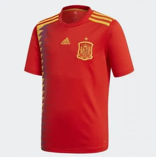 Se enciende la polémica en España por camiseta que usará la selección en Rusia 2018