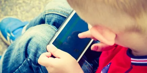 Kevin de 8 años se suicidó porque su abuelo le quitó el celular