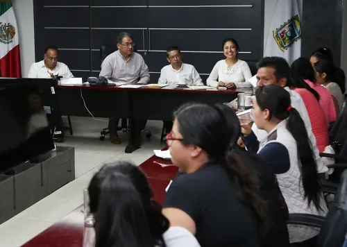 Designan a nuevo director interino de la Normal de Teteles