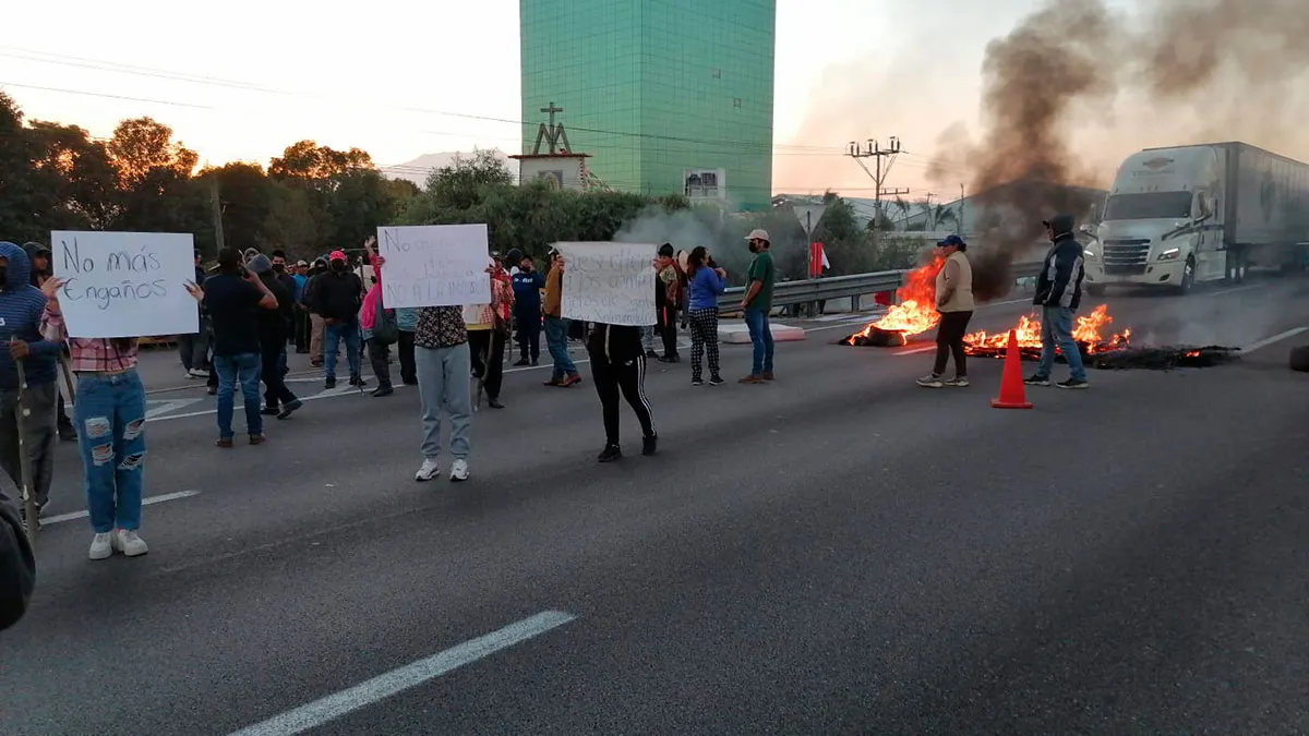Bloqueo Autopista Mexico Puebla Santa Ana Xalmimilulco