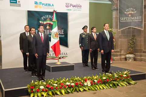 Encabezan RMV y ERP el inicio de las festividades del mes patrio