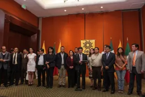 Bejarano reclama al PRD protección al gobierno federal por Ayotzinapa