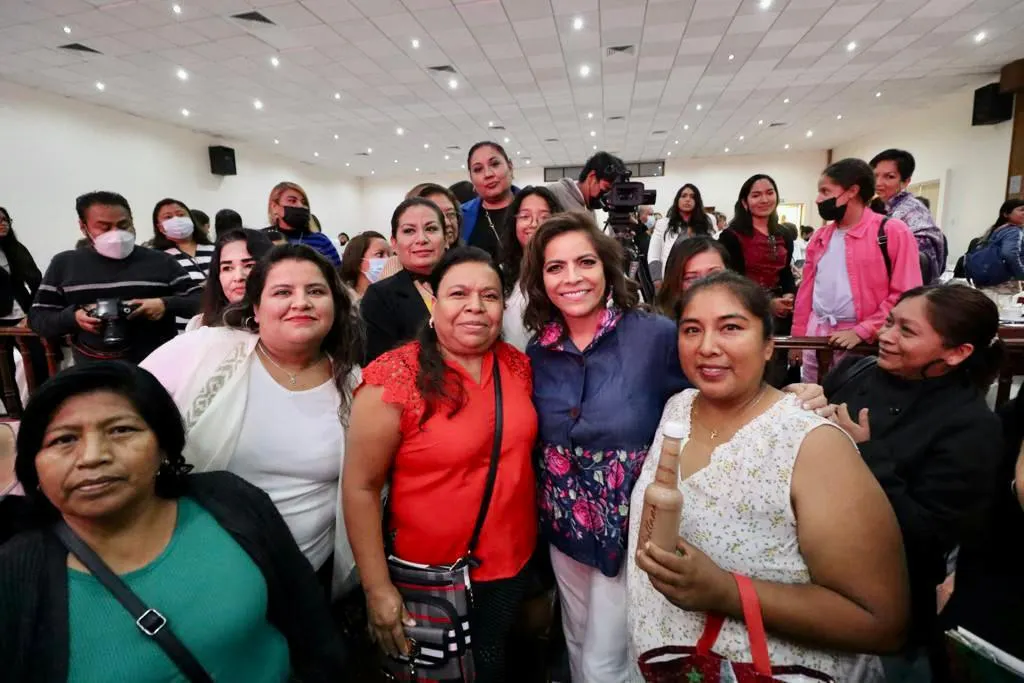 "Mujer es poder"