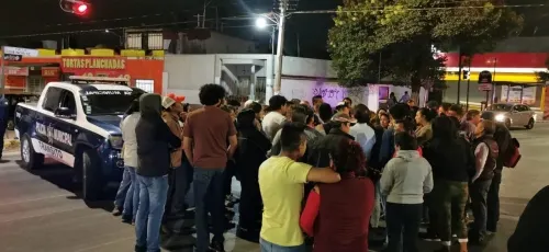 Policía estatal hiere a mujer cuando intentaba evitar un conato de linchamiento