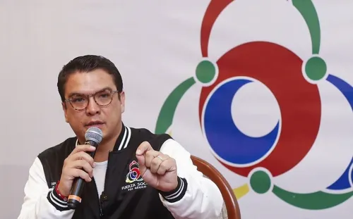 Con fórceps nace Fuerza Social