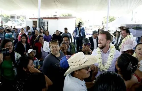 Luis Banck y familias de La Resurección arrancan la instalación de Cuartos-Dormitorios 2018