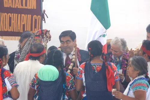 “Este ganso no se cansa, me canso ganso”: Barbosa, tras recibir bastón de mando