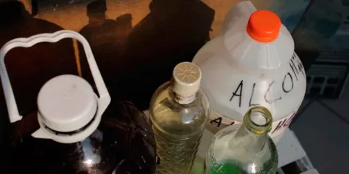 Licor adulterado consumido en velorio mató a dos personas