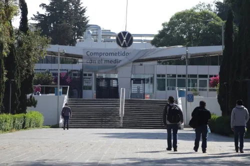 Lamenta VW deceso de colaborador; afirma que prueba realizada en planta dio negativo a Covid-19