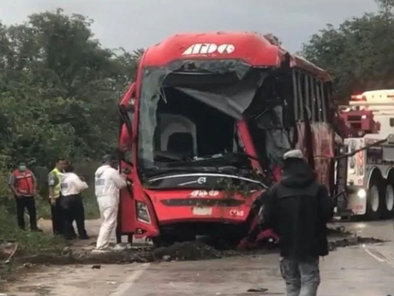 Identifican a los 8 fallecidos de accidente en carretera Mérida-Cancún
