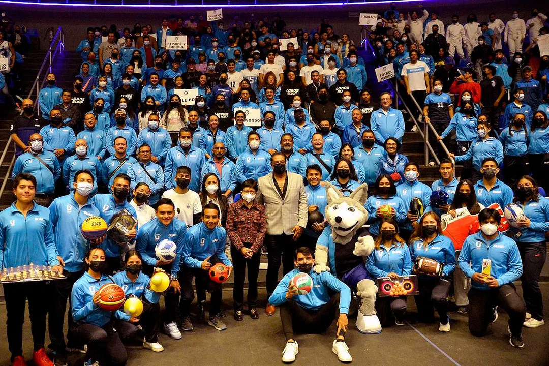 Buap Entrega Equipo Deportivo