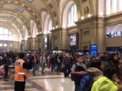 Desalojan metro de Buenos Aires por amenaza de bomba