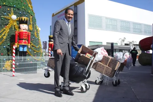 Dona Esparza Ortiz juguetes para niños de escasos recursos