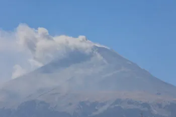 Caída de ceniza en Puebla tras 58 exhalaciones del volcán Popocatépetl
