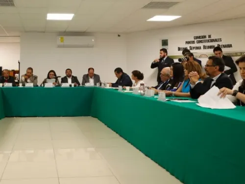 Avalan en comisiones iniciativa para quitar fuero al presidente