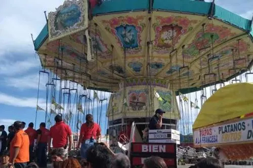 Deja 11 heridos accidente en juego mecánico de feria