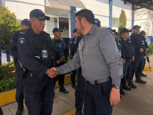 Se reúne Manuel Alonso con elementos de la Policía Estatal de la Sierra Norte
