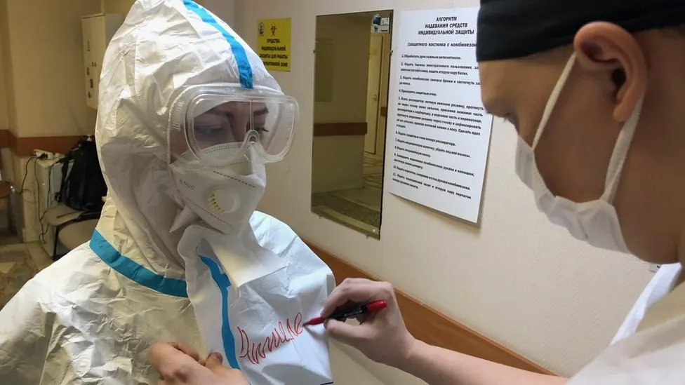 Rusia refuerza normas sanitarias por aumento de casos covid-19