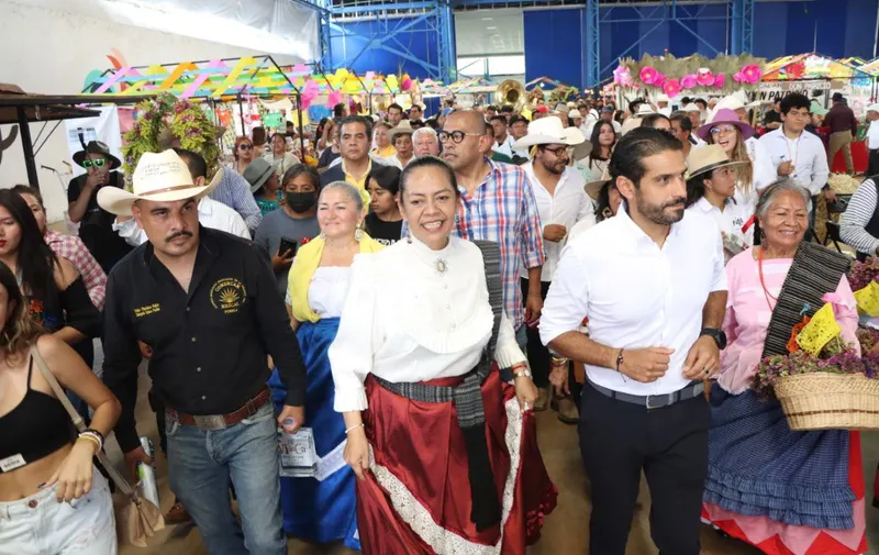 Inaugura Ariadna Ayala la Feria del Mezcal y del Pulque en Atlixco