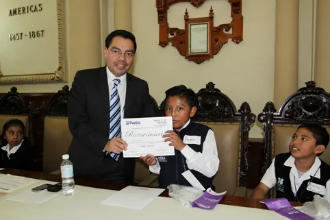 Participan niños en Hoy soy Regidor