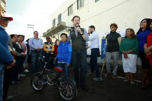 Luis Banck y vecinos arrancan pavimentación de cuatro vialidades en San Jerónimo Caleras