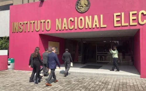 INE perfila encuesta de desempate entre Muñoz Ledo y Delgado a partir de este fin de semana